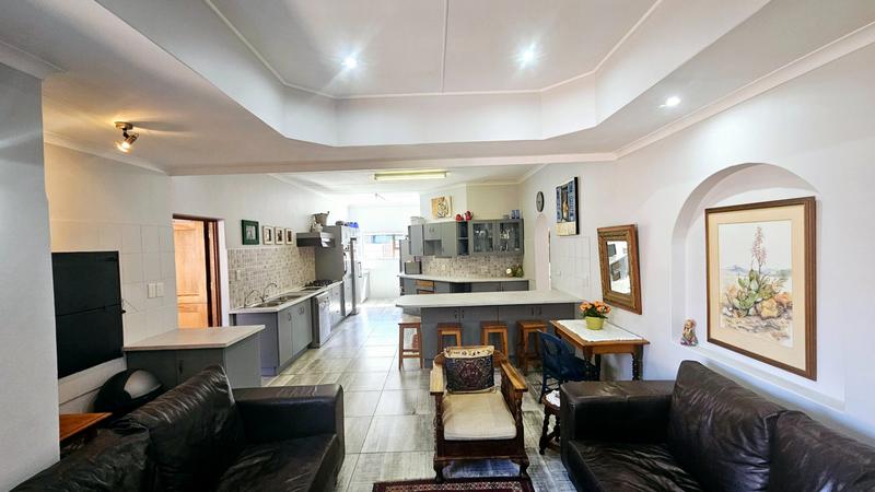 6 Bedroom Property for Sale in Fraaiuitsig Western Cape